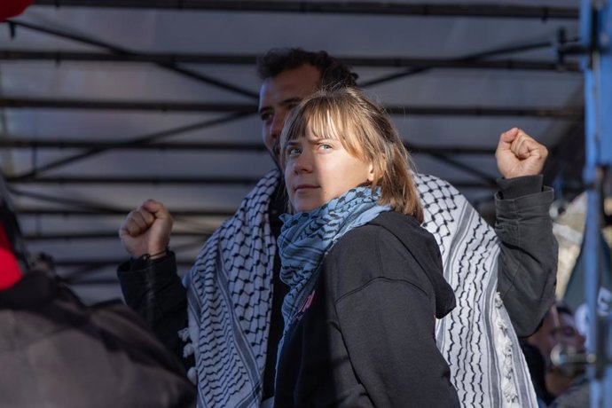 Roma, Itália / Rome, Italy: Greta Thunberg participa de manifestação contra a Palestina em Roma