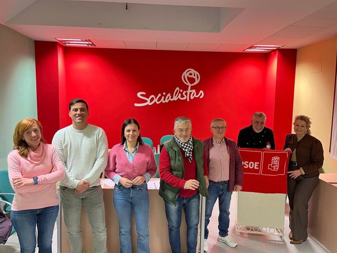 Imagen de la nueva ejecutiva del PSOE de Lopera con Isabel Uceda como secretaria general.