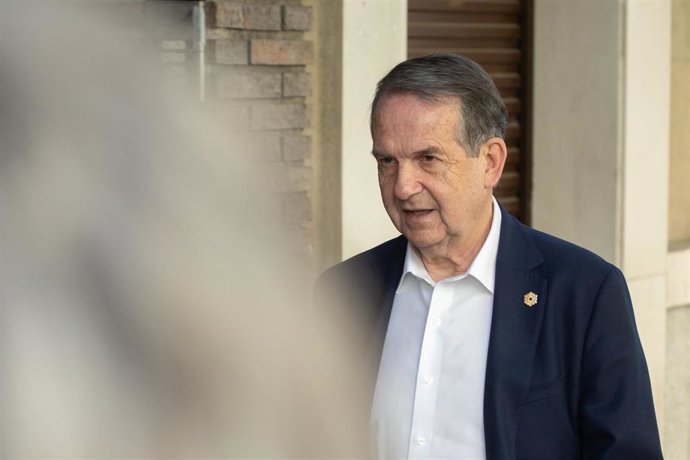 Archivo - El alcalde de Vigo y miembro de la Ejecutiva del PSOE, Abel Caballero, llega a la reunión de la Comisión Ejecutiva Federal del PSOE, en la sede federal del PSOE en la calle Ferraz, a 16 de junio de 2025, en Madrid (España).