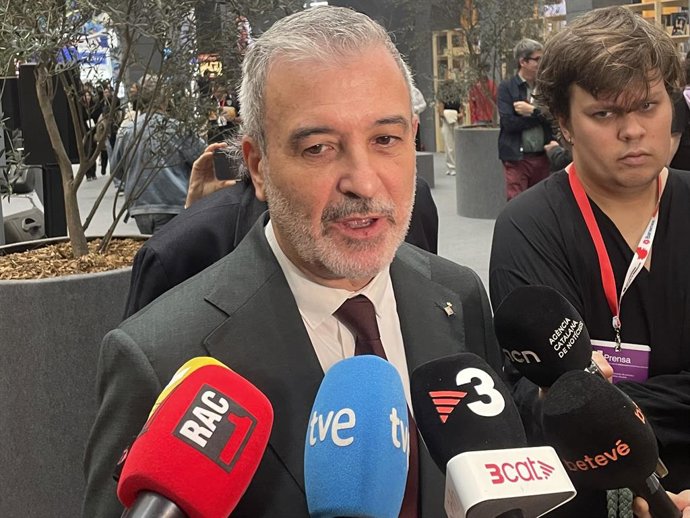 El alcalde Jaume Collboni atiendo a los medios en la FIL de Guadalajara (México)