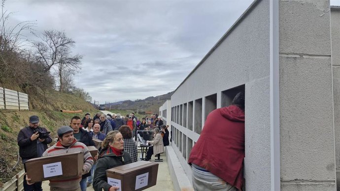 Entierro de víctimas de Parasimón