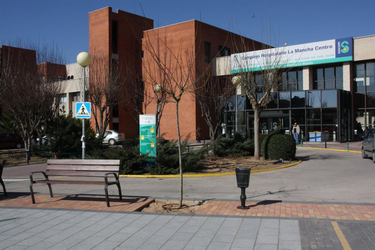 Trasladan al hospital a dos personas intoxicadas tras la mala combustión de una caldera de gasoil en Herencia