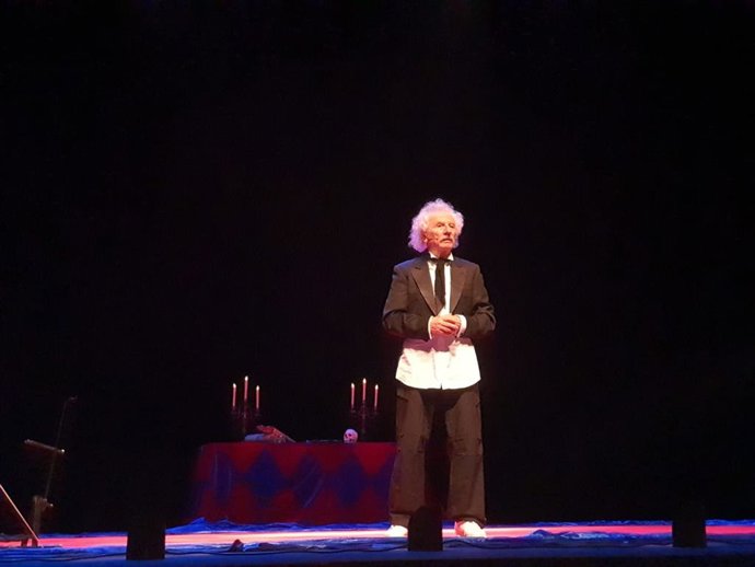 Rafael Álvarez 'El Brujo', sobre las tablas del Teatro Infanta Leonor.