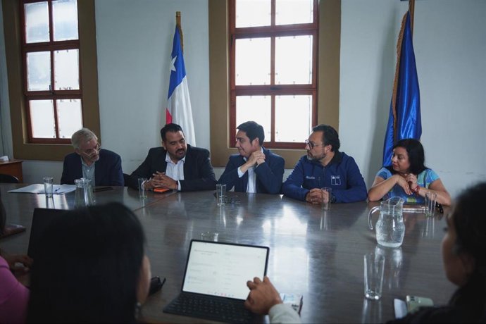 El subsecretario del Interior y de Seguridad Pública de Chile,  Víctor Ramos y  Rafael Collado, reunidos para tratar los problemas fronterizos con Perú.