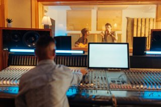 Archivo - Tecnico de sonido