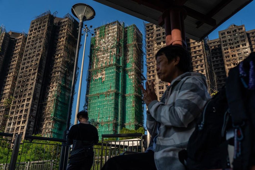 Imagen de archivo de las secuelas del incendio en los apartamentos Wang Fuk de Hong Kong