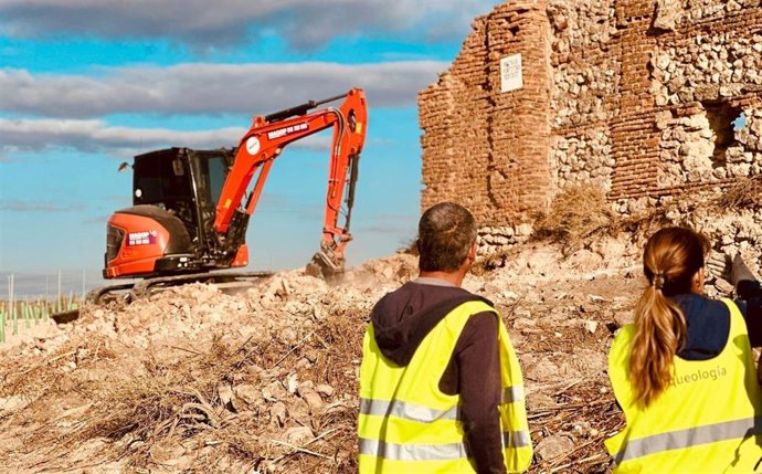 Trabajos para la rehabilitacion de la Ermita de Vilches de Arganda del Rey.