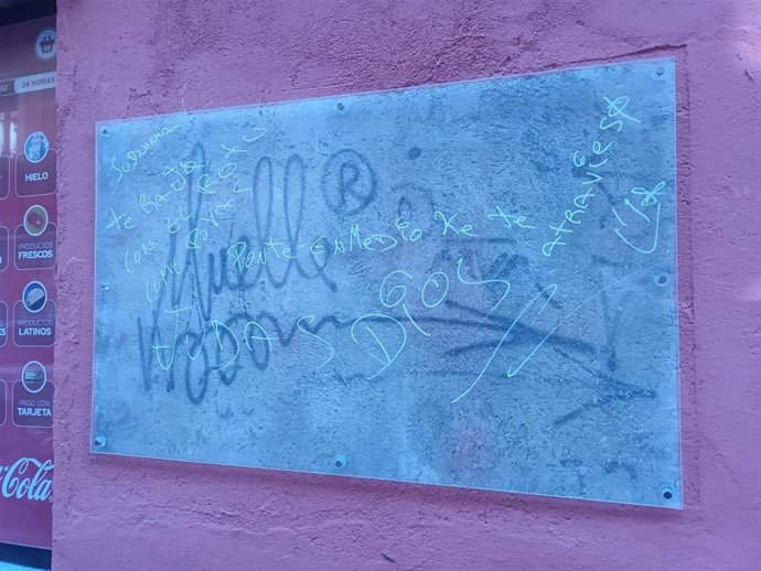 Pintadas en la firma de Muelle de la Cava Alta
