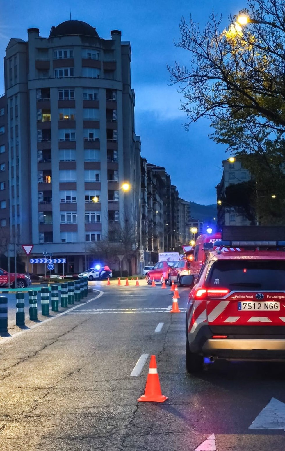 Los servicios de emergencia en el lugar del accidente.
