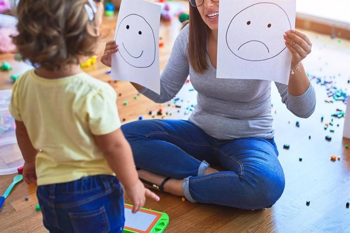 C-LM implementa un programa de educación socioemocional en colaboración con la Fundación 'Gomaespuma'