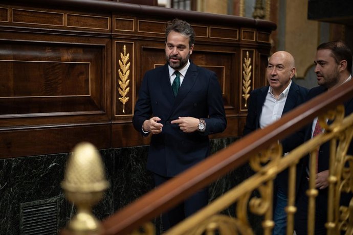Archivo - Arquivo - Juanfran Serrano, deputado do PSOE, durante uma sessão plenária no Congresso dos Deputados, em 26 de junho de 2025, em Madri (Espanha). A sessão plenária do Congresso dos Deputados debate e vota sobre a validação ou revogação do progra