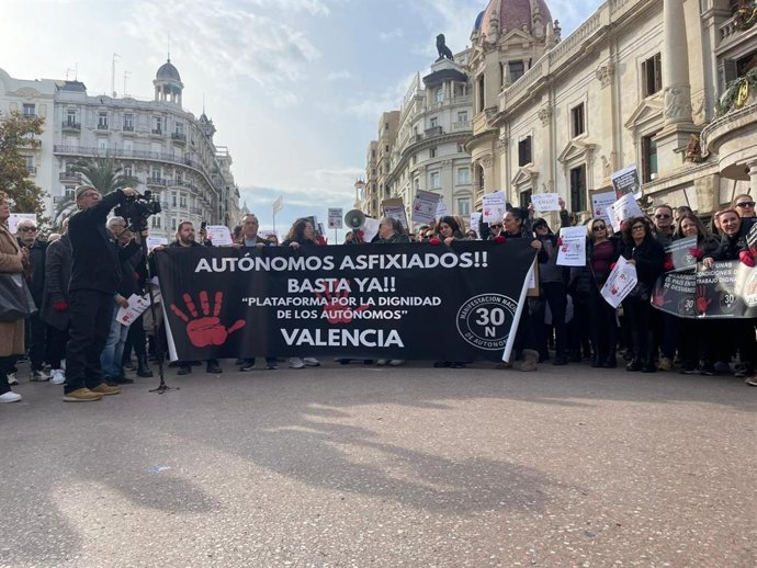Manifestación en València de la Plataforma por la Dignidad de los Autónomos
