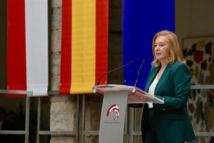 Archivo - La secretaria autonómica del Partido Popular y presidenta del Parlamento de Cantabria, María José González Revuelta