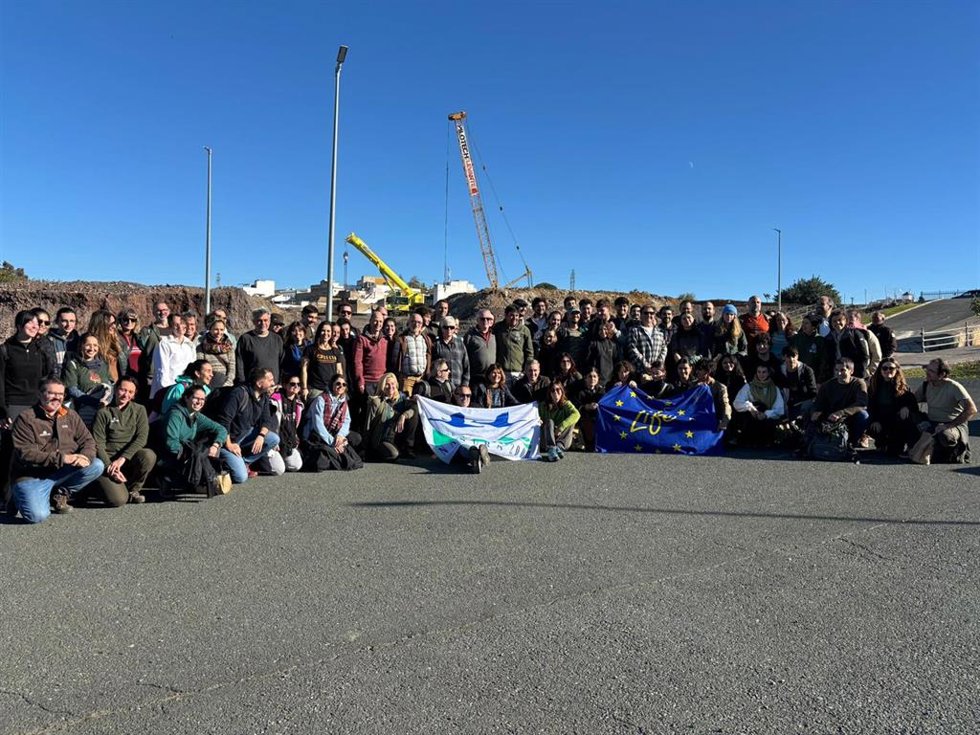 Imagen de miembros y colaboradores del proyecto europeo LIFE Lynxconnect sobre portección y conservación del lince ibérico.