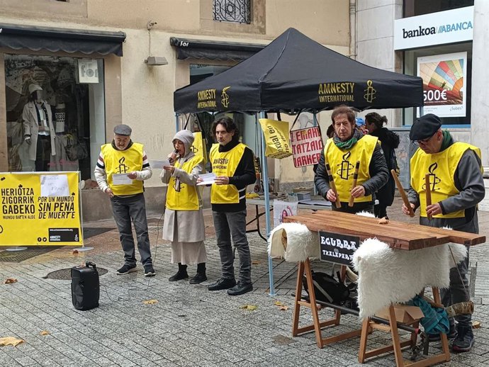 Movilización de Amnistia Internacional contra la Pena de Muerte en Vitoria-Gasteiz