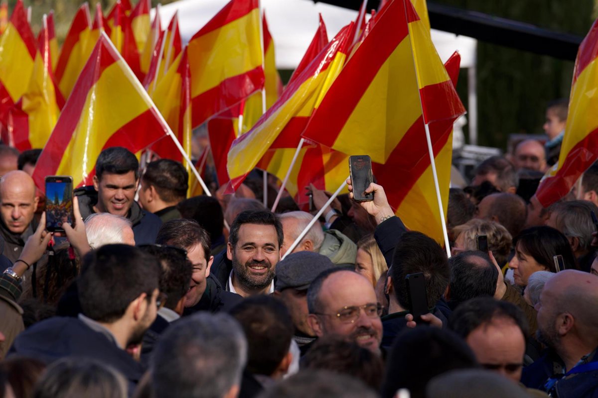Núñez lamenta que Page siga permitiendo que Sánchez gobierne y reclama que rompa  de una vez con el sanchismo 