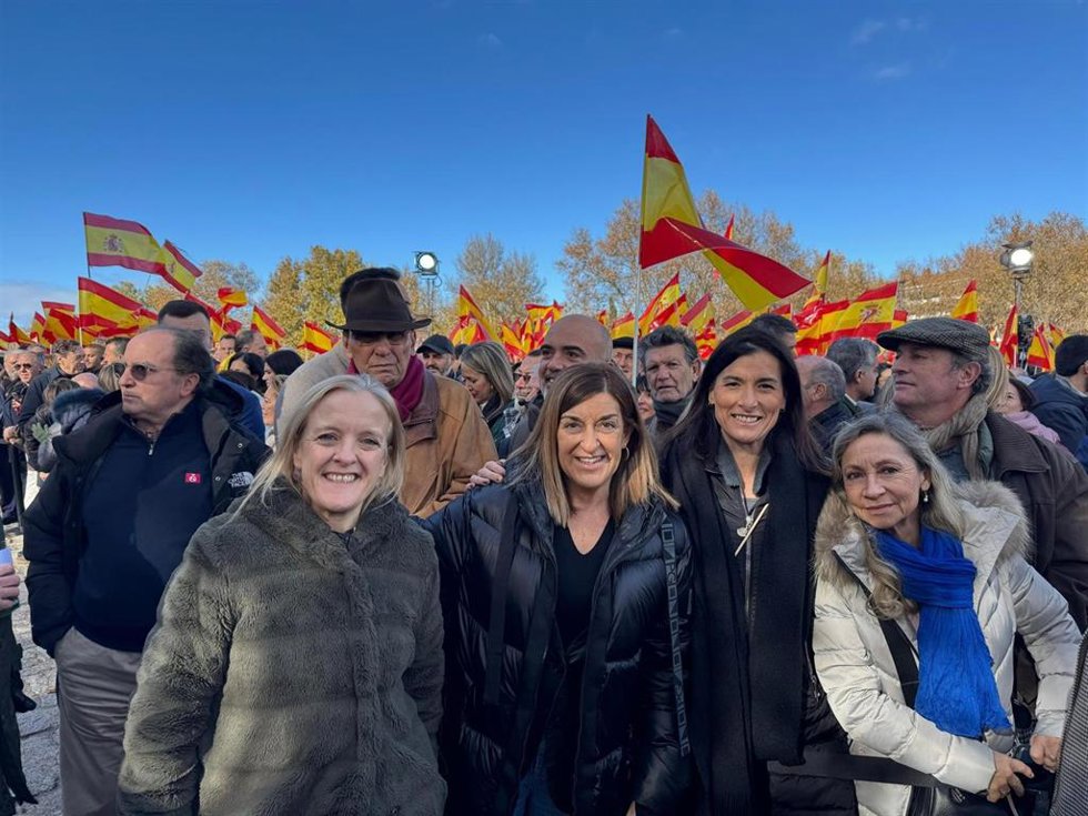 Buruaga (PP): "Así no podemos seguir ni un día más, con el sanchismo en prisión y este nivel de corrupción"