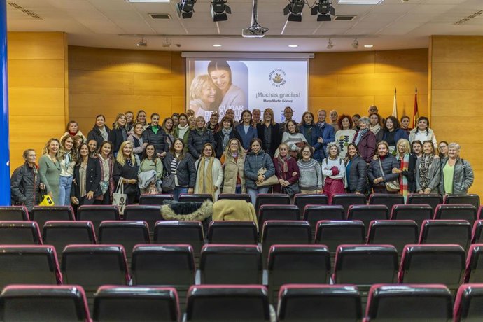 Participantes del taller 'Cuidar de los que nos cuidan' en Huelva.