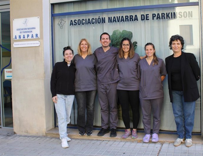 La Asociación Navarra de Párkinson (ANAPAR) ha puesto en marcha 'Hablando de Párkinson', un podcast que busca "informar, apoyar y acompañar" a las personas afectadas.