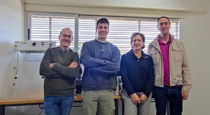Imagen de los investigadores de la Universidad de Almería que han participado en la investigación sobre la malaria.