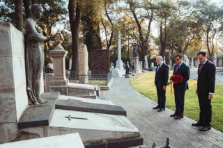 Illa i Duch durant la visita