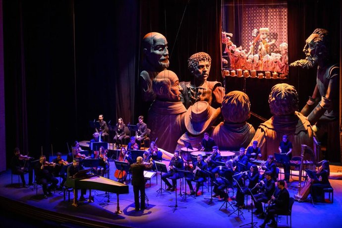Imagen de la actuación de la Orquesta Ciudad de Almería (OCAL) en la representación de 'El Retablo de Maese Pedro'.