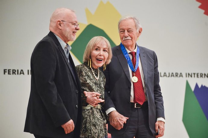 El president de la FIL José Trinidad Padilla López, Silvia Lemus i Eduardo Mendoza
