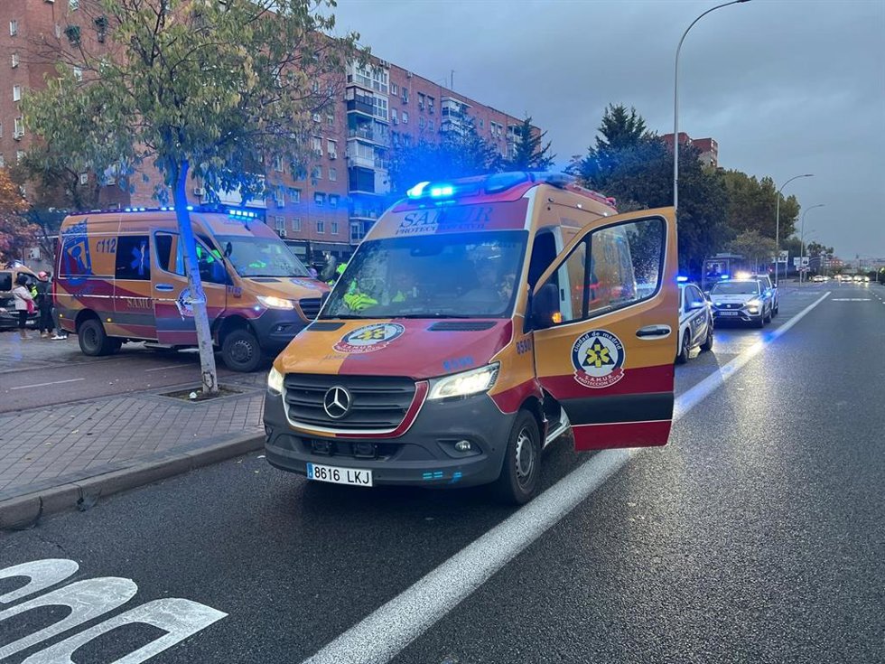 Recurso de una ambulancia de Samur-Protección Civil