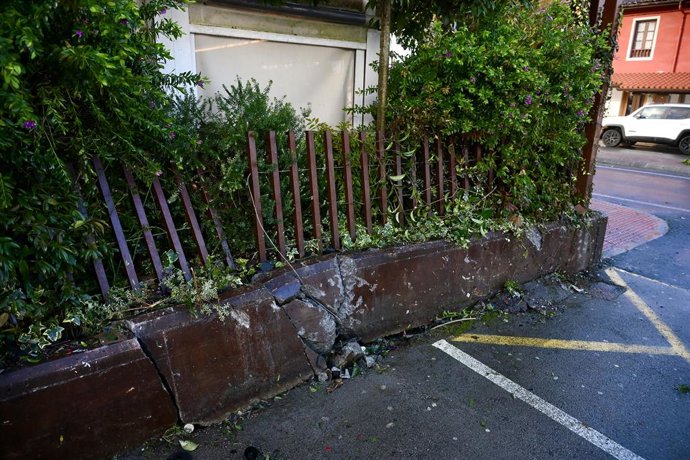 Acidente de carro em que três pessoas morreram, na N-634, em 30 de novembro de 2025, em Cabezón de la Sal, Cantabria (Espanha). Três jovens, de 22, 23 e 25 anos, de Cabezón de la Sal, Casar de Periedo e Virgen de la Peña, morreram em um acidente de carro 