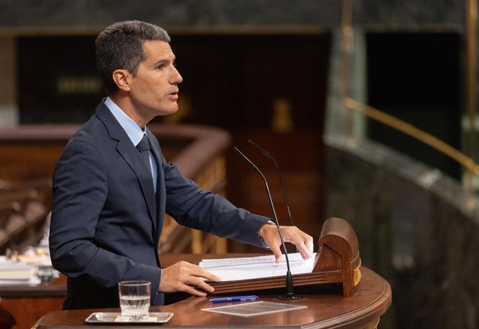 Archivo - El diputado del PP Nacho Martín interviene durante una sesión plenaria en el Congreso de los Diputados, a 23 de septiembre de 2025, en Madrid (España)