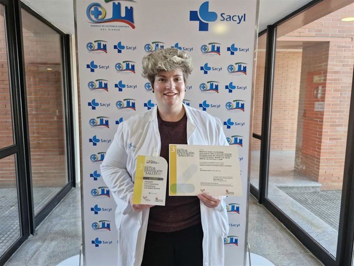 La enfermera del servicio de Pediatría de la Gasbi, Silvia Domínguez, obtiene el accésit en el concurso de Retos de Innovación en Salud de Castilla y León, en la categoría de Atención a la Cronicidad, Gerociencia y Salud Mental, por el Proyecto Higea.