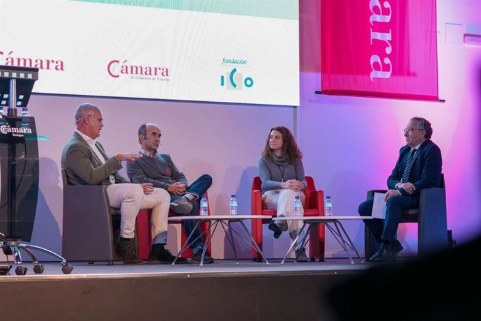 Pymes de toda la provincia se dan cita en Badajoz en una jornada sobre sostenibilidad empresarial.