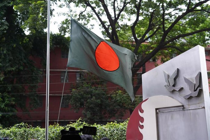 Archivo - Imagen de archivo de una bandera de Bangladesh.
