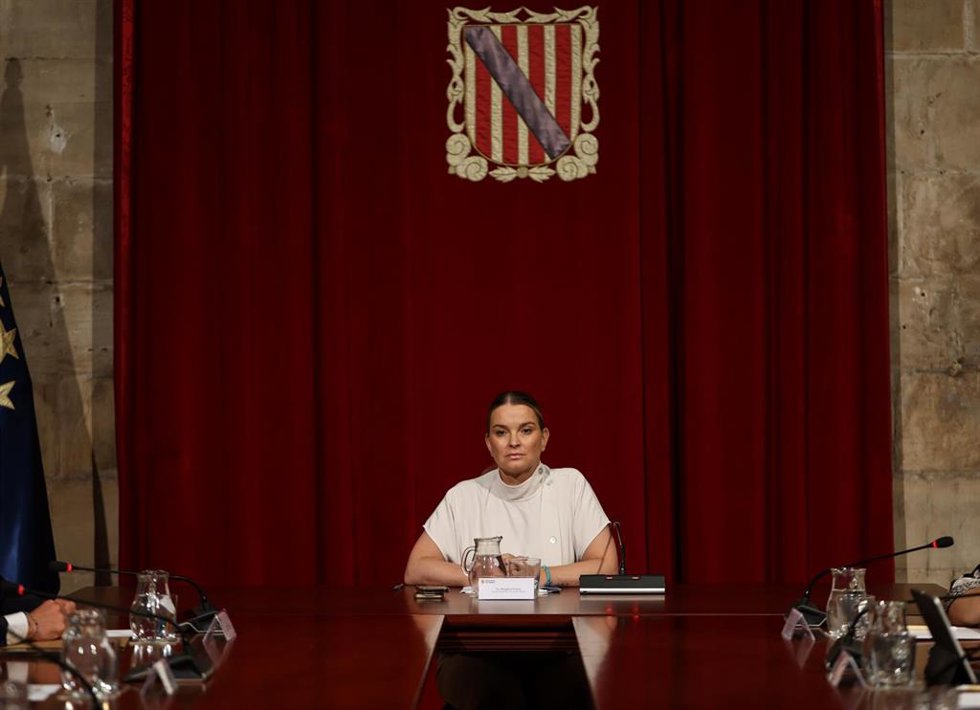 Archivo - La presidenta del Govern, Marga Prohens, en el Consolat de Mar. 