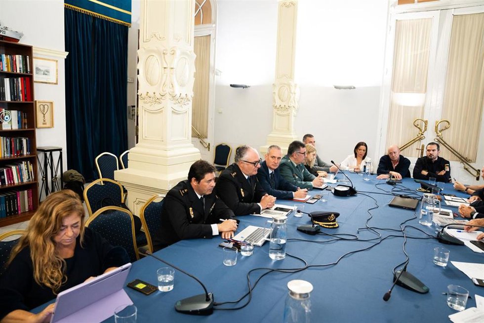 Reunión sobre dispositivo especial de seguridad durante toda la Navidad en Málaga
