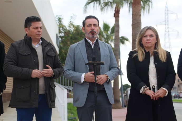 El secretario general del PP de Málaga, José Ramón Carmona, junto al portavoz 'popular' en Cártama, Pedro Pardo.