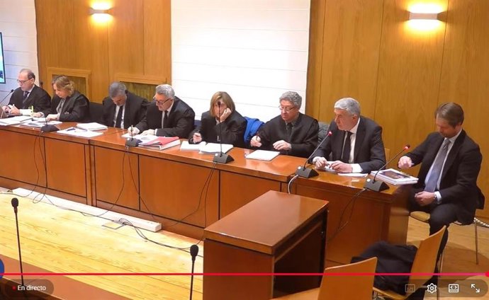 Dos peritos propuestos por Ibercyl, filial de Iberdrola--últimos por la derecha--validan las operaciones de la hidroeléctrica con Grupo San Cayetano y con Villardefrades Eólica.