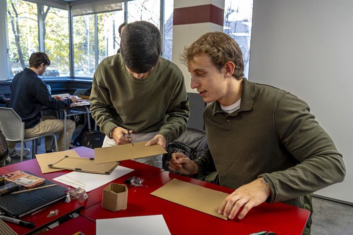 CIS UNIVERSITY Y LA FUNDACIÓN ROBERT F. KENNEDY HUMAN RIGHTS SPAIN LANZAN TALLER DISRUPTOR EN EL MUNDO DE LA EDUCACIÓN: ARTE, TECNOLOGÍA Y DERECHOS HUMANOS CON KARLOS GIL