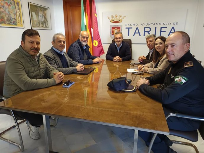 Javier Vidal en la reunión sobre la regulación del tráfico en Tarifa.