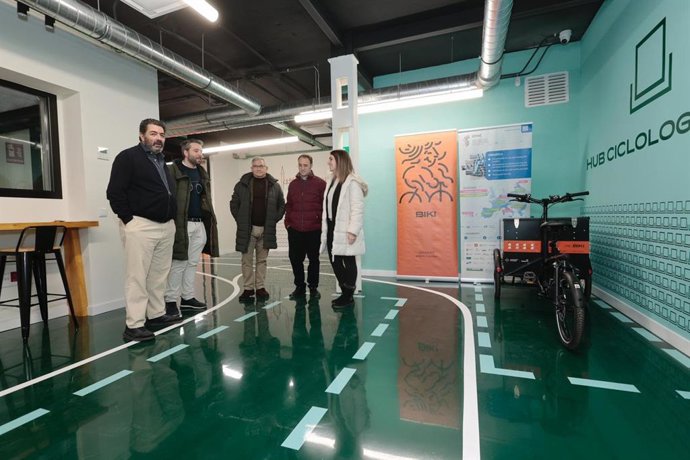 Gutiérrez Alberca (i), en la inauguración del hub.