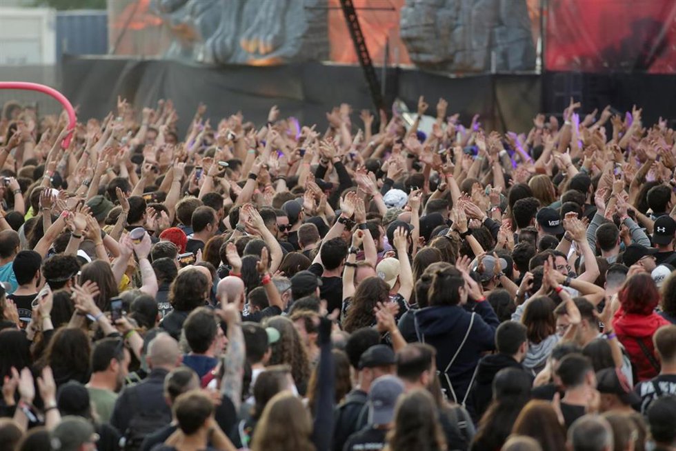 Archivo - Ambiente en el concierto de la banda de Opeth durante su actuación en el Resurrection Fest
