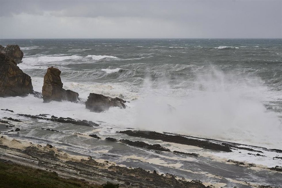 Archivo - Cantabria estará la tarde del martes y el miércoles en aviso naranja por costeros