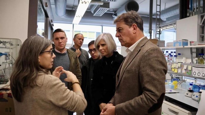 El secretario xeral del PSdeG, José Ramón Gómez Besteiro, junto a otros cargos socialistas, visita el CIQUS