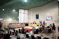 El Ayuntamiento de Almería comunica en un pleno extraordinario la renuncia de Javier Aureliano García como concejal