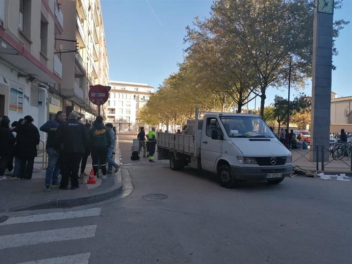 Desalojo en la plaza de Santa Clara de Huesca.