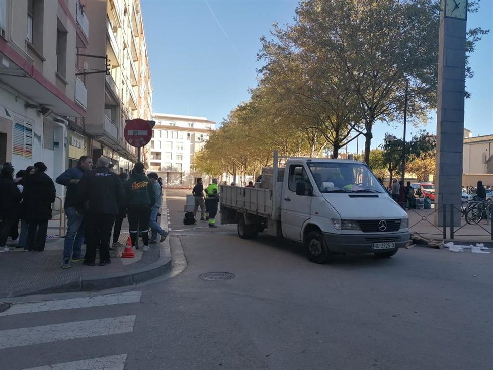 Desalojo en la plaza de Santa Clara de Huesca.
