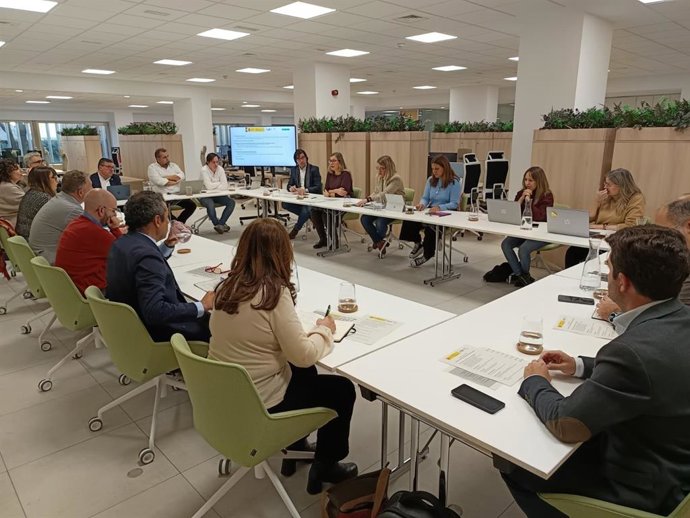 Este lunes se ha celebrado en la sede del Instituto para la Transición Justa el primer encuentro de trabajo con los socios de la red para avanzar en la puesta en marcha de la primera red de destinos turísticos del carbón.