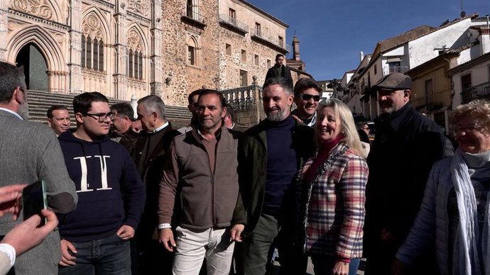 El presidente de Vox, Santiago Abascal, durante su visita a Guadalupe.