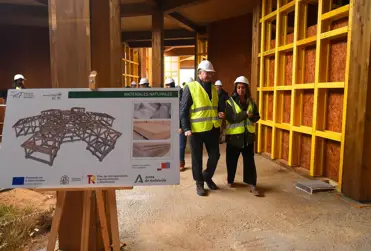 La consejera de Sostenibilidad y Medio Ambientea, Catalina García,  y su homólogo  en el Gobierno de Aragón, Manuel Blasco, visita en Parauta (Málaga) el estado de las obras del Centro de Visitantes Conejeras del Parque Nacional Sierra de las Nieves.