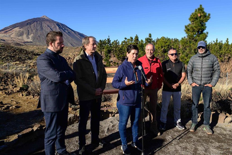 La consejera de Medio Natural del Cabildo de Tenerife, Blanca Pérez, en la presentación de los resultados de dos proyectos de reforestación en el Parque Nacional del Teide